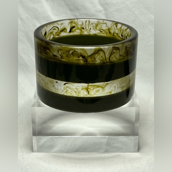 Vintage lucite acrylic olive green striped bangle bracelet moss like stripes - Picture 9 of 11